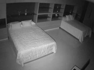 voyeurcam-casa-salsa-versus-room