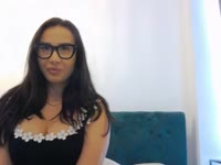 Just a girl who loves good vibes, deep talks and a little bit of fun. Come say hi and let’s get to know each other.