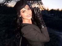 free webcam chatroom AngelinaKunis