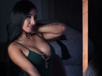 masturbating cam girl BrookAdams