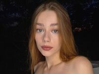 girl camsex EmilliaFox