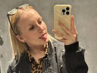 naked cam girl LucilleWiste