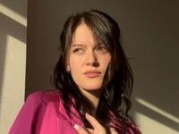 naughty cam girl fingering shaved pussy MaudGuerrido