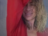 camgirl playing with dildo SandraQuinsy