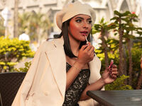 fingering cam slut SusanMax