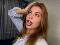 closeup webcam MilaOlivers
