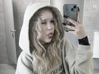 kinky webcam model AlicaUwu