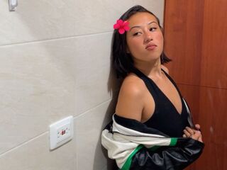 naughty cam girl fingering shaved pussy AndreaTapiero