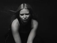 fingering webcamgirl AngellaMaulin