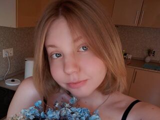 camgirl playing with sextoy BertaCheyne