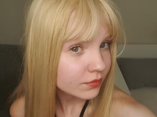 naughty cam girl fingering pussy BettyBer