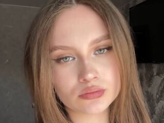 shaved pussy web cam CarylonPreis