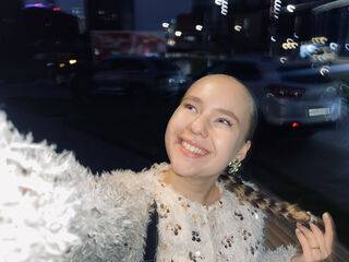 camgirl showing tits CristinAuslander