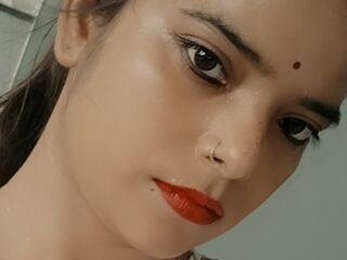 nude camgirl pic CutePriyaa