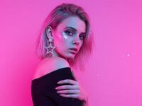 bedroom live sex DaiseyNovotny