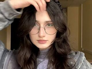 camwhore masturbating with sextoy DianneBrowie