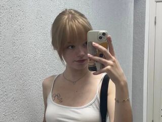 camslut naked DonetteOkada