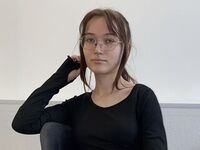 masturbating webcamgirl DortheyBranco