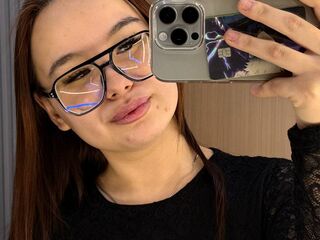 naughty camgirl masturbating with dildo EvaCutten