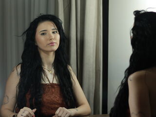 camwhore masturbating with vibrator FleurDivine