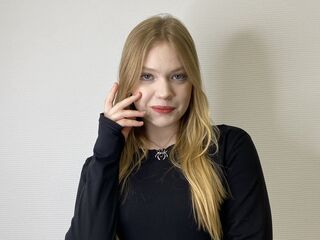 naked camgirl masturbating FrancieMcrenolds