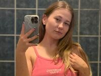 girl fingering bald pussy GlossyMonica