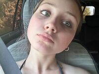 naughty camgirl HelgaHumenik