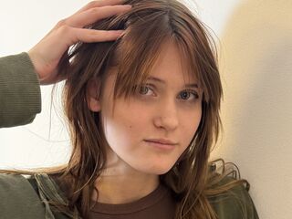 camgirl playing with sextoy IsidraKolby