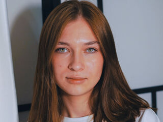 girl chat room JaniceHumprey