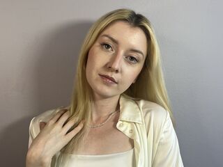 camgirl shaving pussy JeanneHolmes
