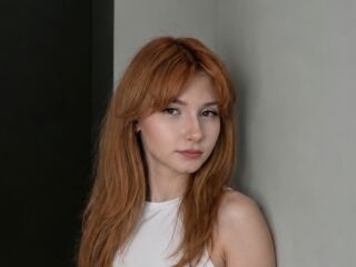 camwhore fingering shaved pussy JeniceRadulescu