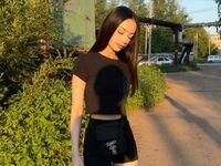 naked camgirl masturbating with dildo KamilaBomfrord