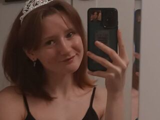 camwhore shaving pussy KellyAllison