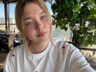 cam whore KendallHennig