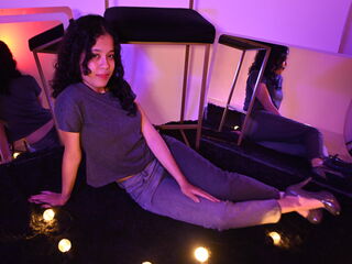 sexy camgirl live KyaraLux