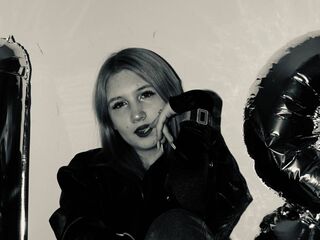 naked girl with webcam masturbating with vibrator LatishaWolfenden