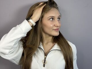 cam stripper LatrinaBrounson