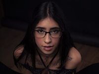 naked camgirl masturbating with dildo LiliCollyns