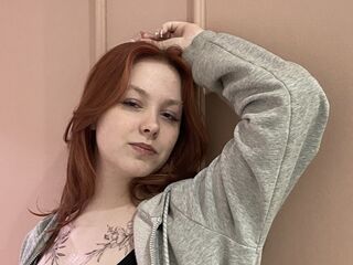 closeup webcam LindaBenne