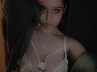 naked cam girl masturbating with sextoy LioraMist