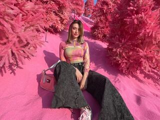 adult liveshow LouveniaPranger