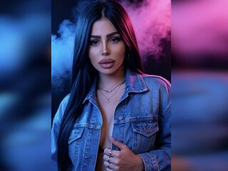 topless webcamgirl LunaVixe