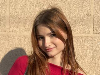 Kinky webcam MadelynWealer