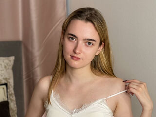 hot cam girl masturbating with vibrator MargoBerks