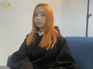 camgirl playing with sex toy MariBorriello