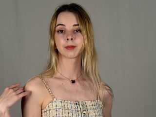 hot cam girl masturbating with sextoy MarieWard