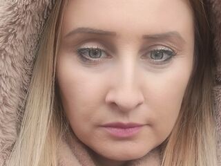 hot cam girl masturbating with vibrator MaryEma