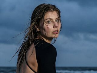 shower sex webcam MilaOlivers