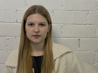 fingering webcamgirl ParisRoacho