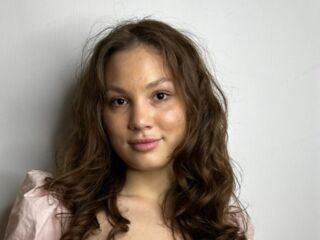 naked webcamgirl photo RegenaCrichlow